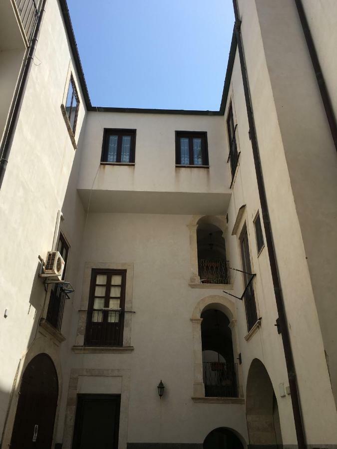 Maniace 57, Ortigia Historic Center, 200 Mt From The Beach Syracuse Exteriér fotografie